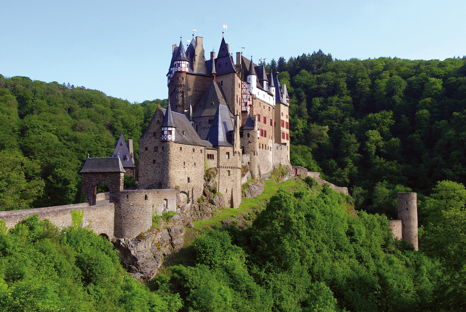 The Castle Eltz Castle One Of The Most Beautiful Castles In Germany